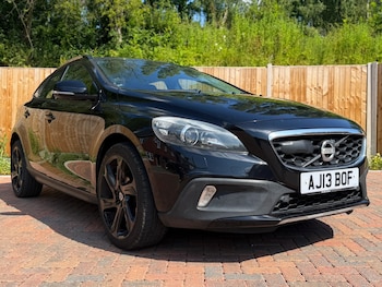 Used Volvo V40 2013 for sale - 79467681: Photo
