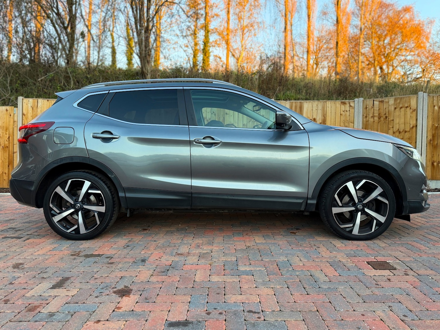 Used Nissan Qashqai 2017 for sale - 76656010: Photo 4