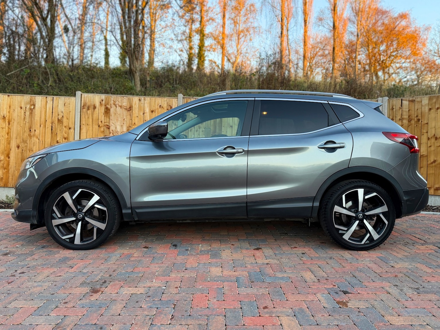 Used Nissan Qashqai 2017 for sale - 76656010: Photo 9