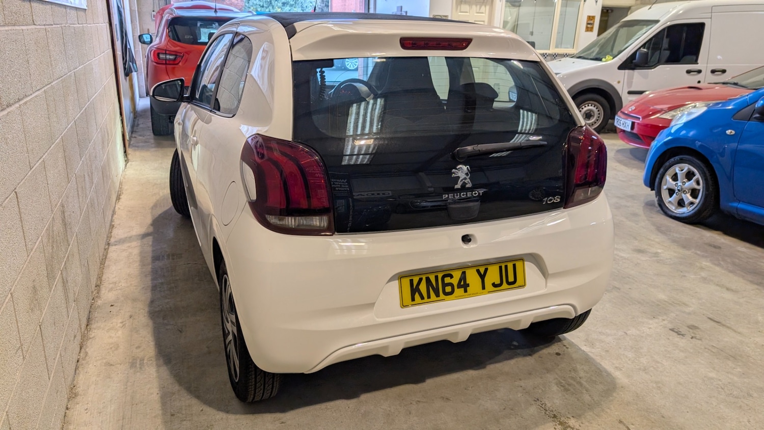 Used Peugeot 108 2014 for sale - 77125360: Photo 11