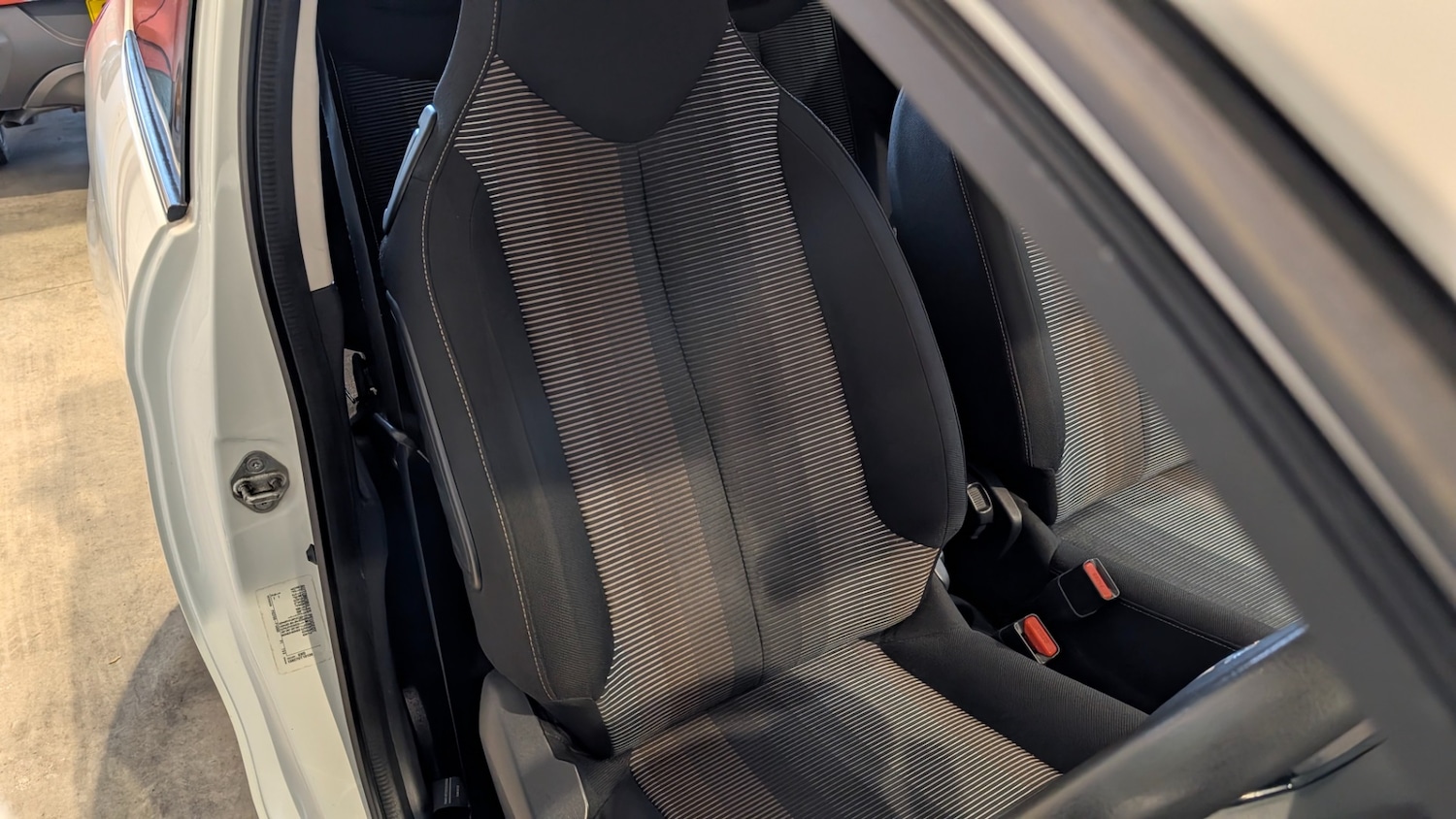 Used Peugeot 108 2014 for sale - 77125360: Photo 24