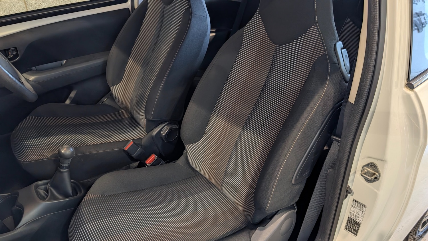 Used Peugeot 108 2014 for sale - 77125360: Photo 30