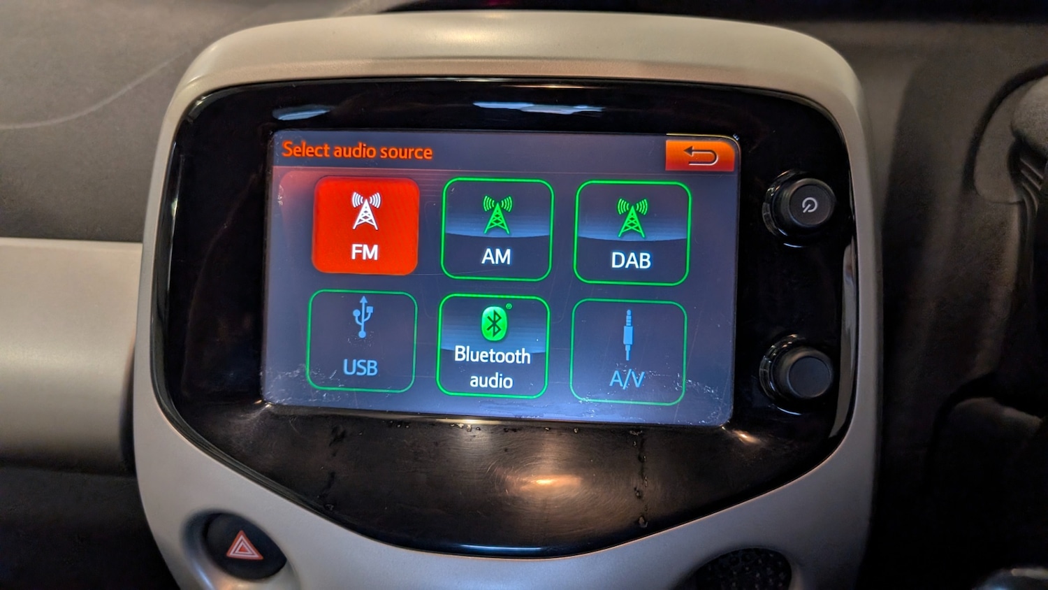 Used Peugeot 108 2014 for sale - 77125360: Photo 32