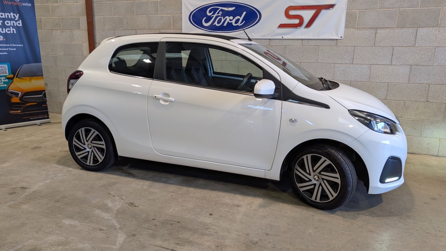 Used Peugeot 108 2014 for sale - 77125360: Photo 6