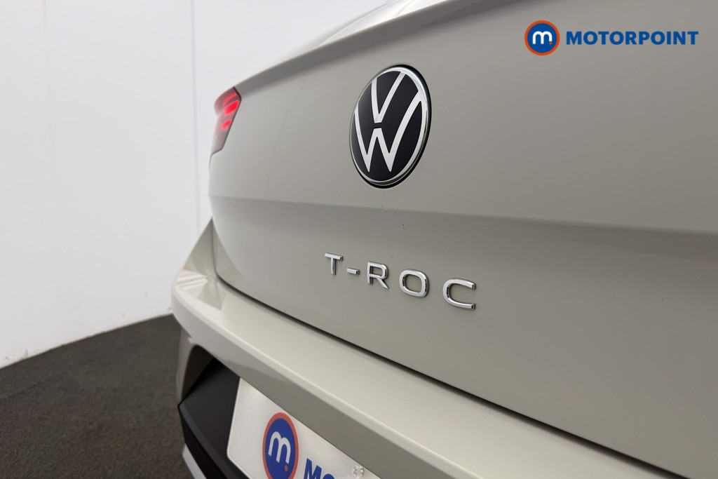 Used Volkswagen T-Roc 2023 for sale - 76777692: Photo 28