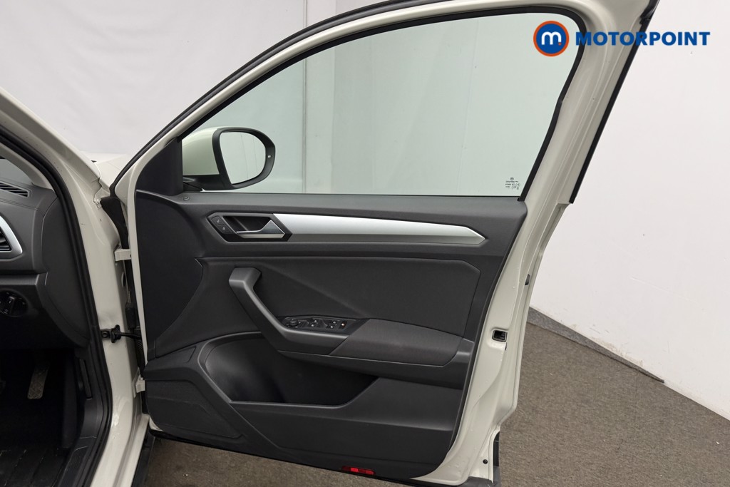 Used Volkswagen T-Roc 2023 for sale - 78042993: Photo 24