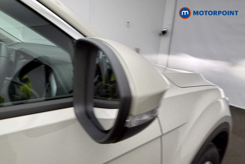 Used Volkswagen T-Roc 2023 for sale - 78042993: Photo 42