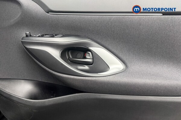 Used Toyota Yaris Cross 2024 for sale - 76278666: Photo 24