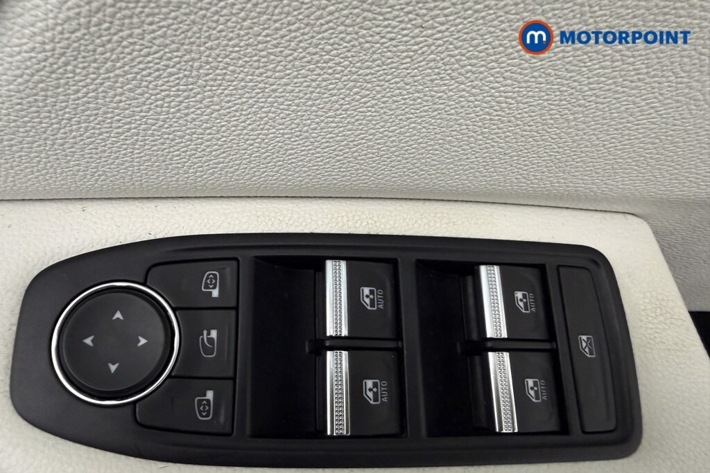 Used Renault Clio for sale - 77932275: Photo 27