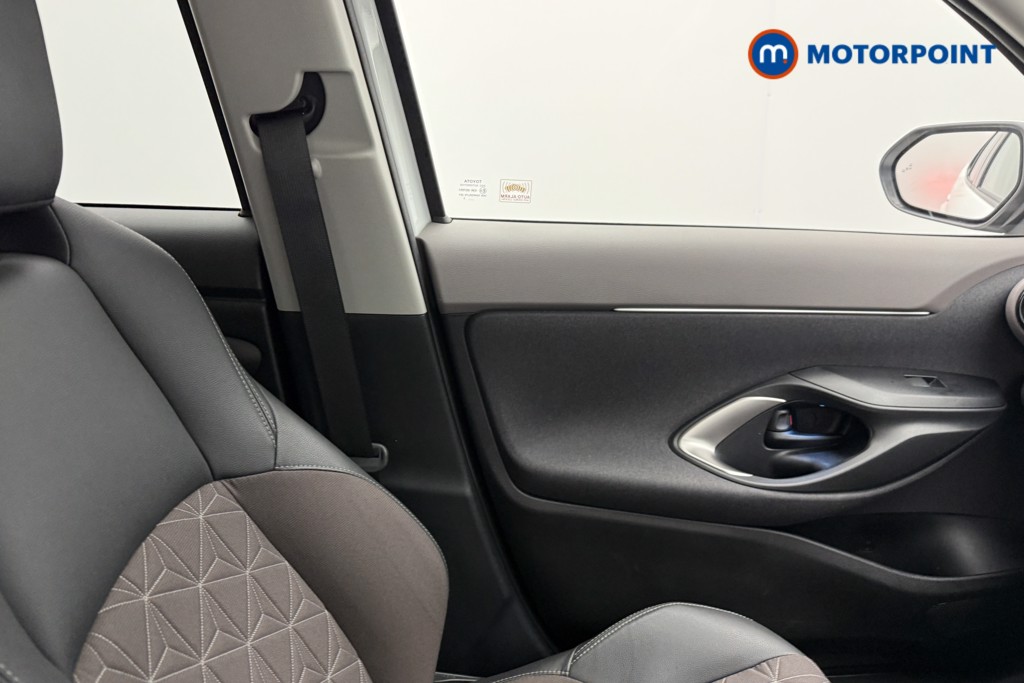 Used Toyota Yaris Cross 2023 for sale - 76340924: Photo 30