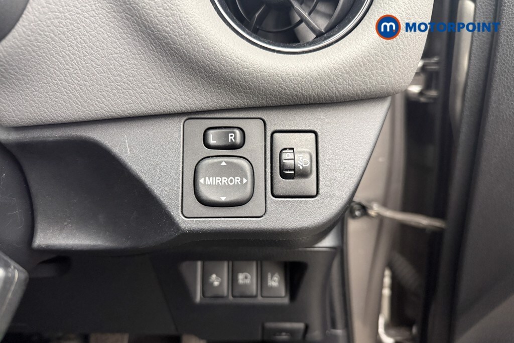 Used Toyota Yaris for sale - 77946563: Photo 24