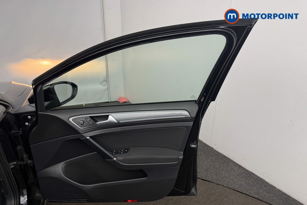 Used Volkswagen Golf 2019 for sale - 77903914: Photo 24