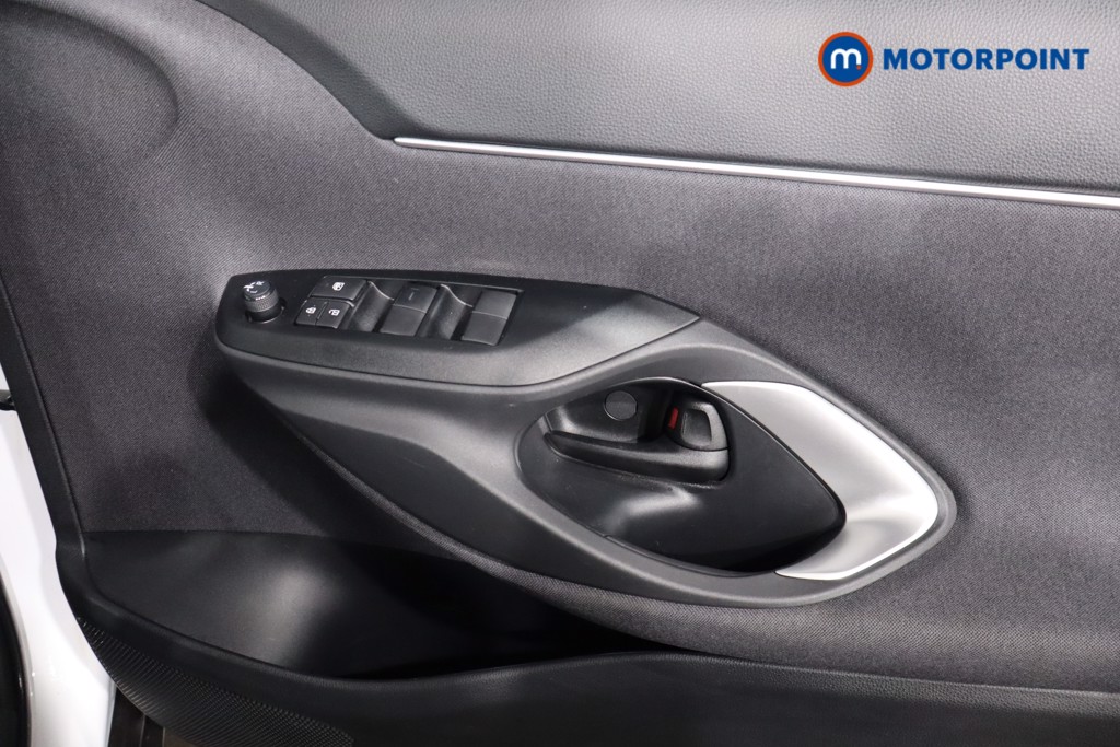 Used Toyota Yaris Cross 2024 for sale - 77620250: Photo 29