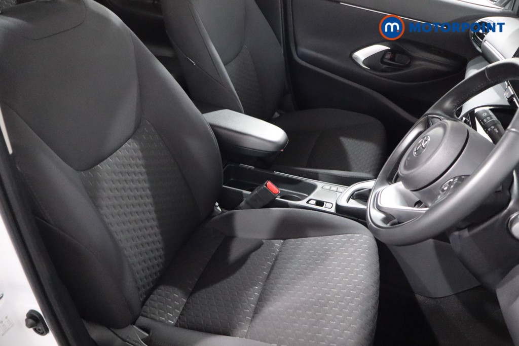 Used Toyota Yaris Cross 2024 for sale - 77620250: Photo 32