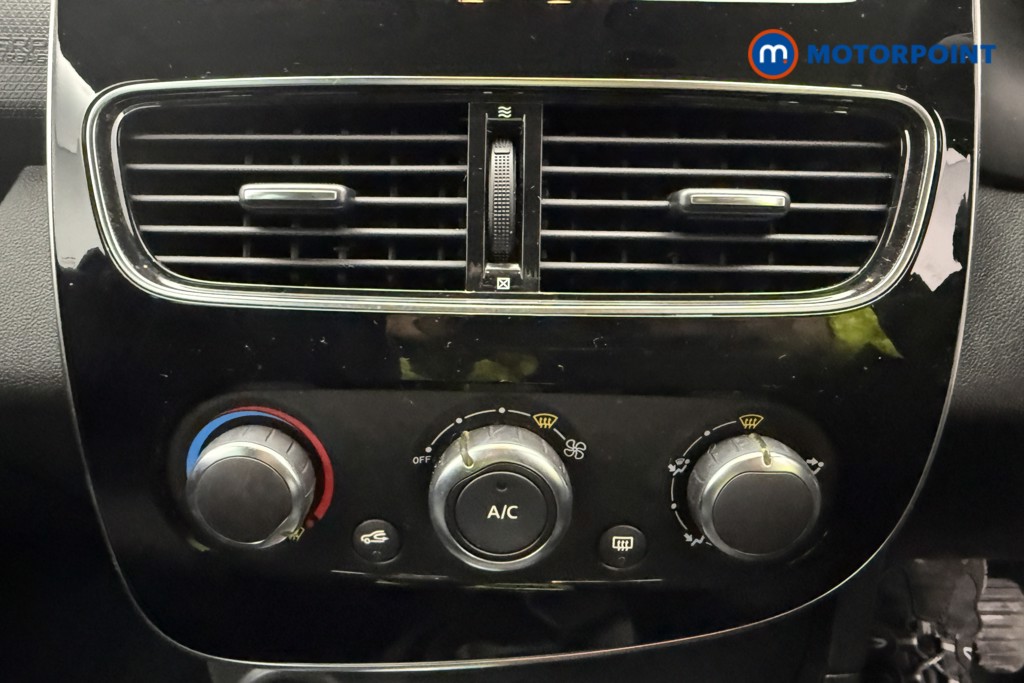 Used Renault Clio 2019 for sale - 76653684: Photo 32