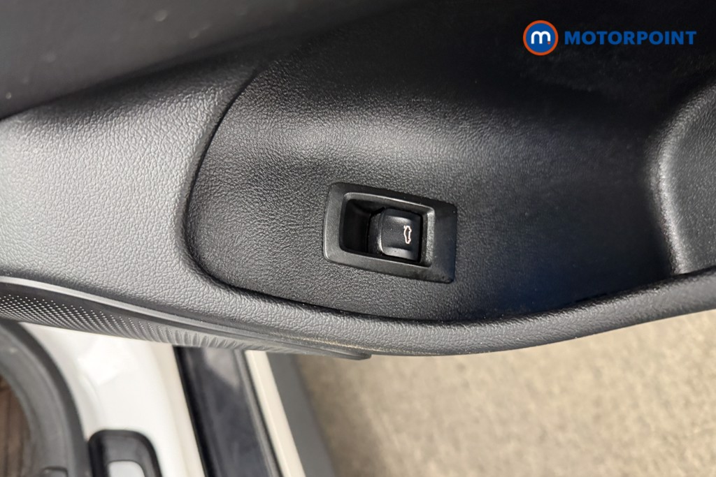 Used BMW i4 2022 for sale - 77367904: Photo 32