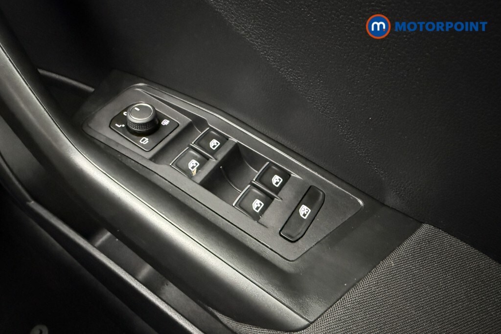 Used Volkswagen T-Roc for sale - 77946589: Photo 24