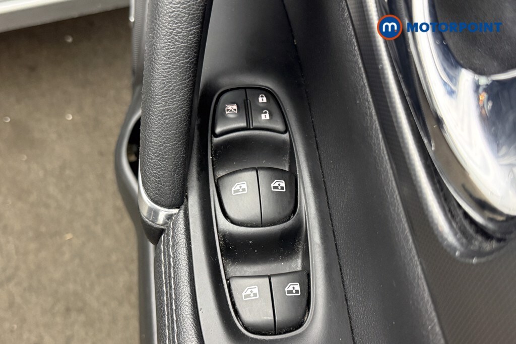 Used Nissan Qashqai for sale - 77962505: Photo 32