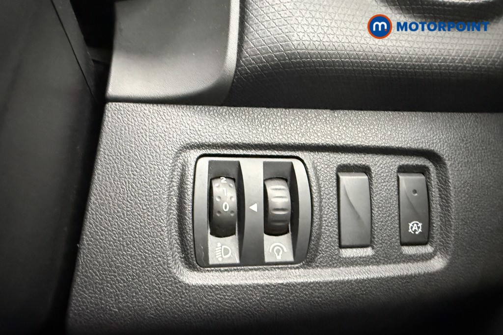 Used Renault Clio 2018 for sale - 76184667: Photo 25