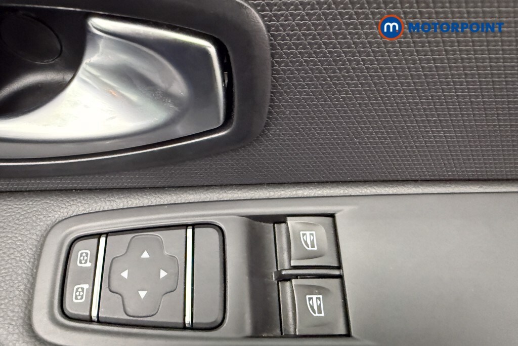 Used Renault Clio 2018 for sale - 76184667: Photo 27