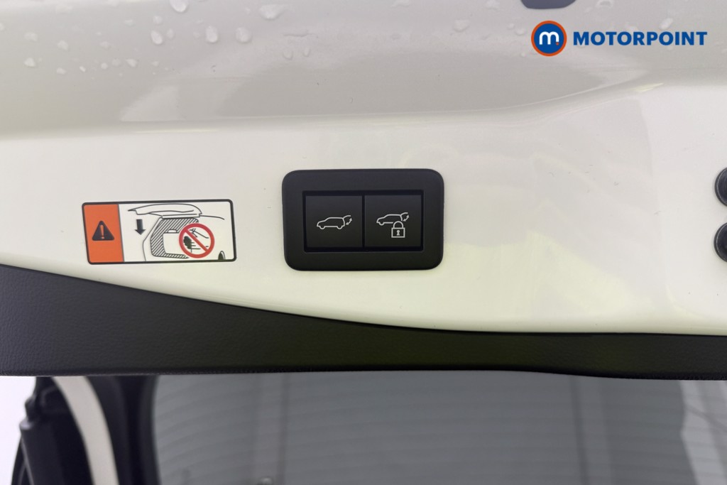 Used Toyota C-HR 2024 for sale - 77138531: Photo 21