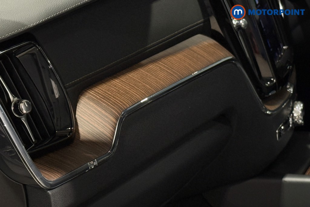 Used Volvo XC60 2022 for sale - 76697161: Photo 44