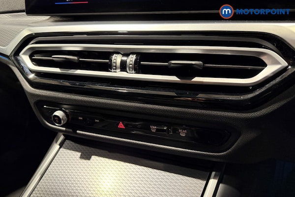 Used BMW 3 Series 2024 for sale - 76097302: Photo 19