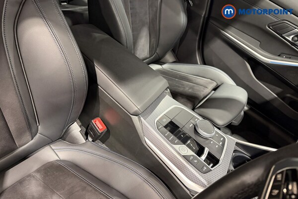 Used BMW 3 Series 2024 for sale - 76097302: Photo 25