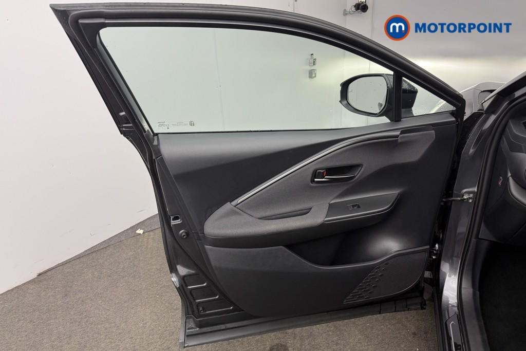 Used Toyota C-HR 2024 for sale - 76797347: Photo 12