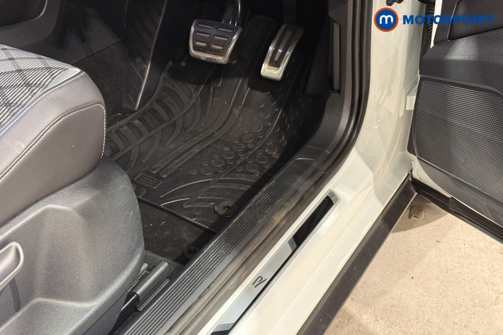 Used Volkswagen T-Roc 2022 for sale - 76590210: Photo 18