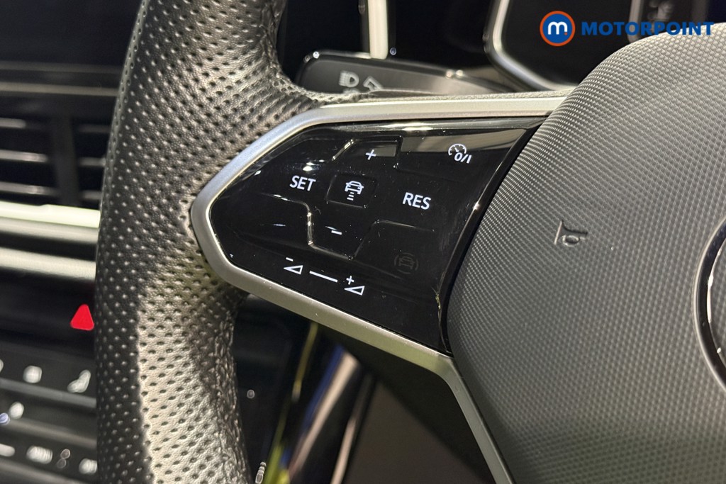 Used Volkswagen T-Roc 2022 for sale - 76590210: Photo 9