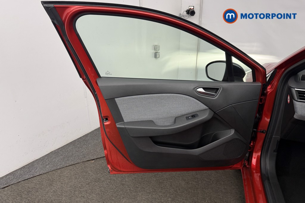 Used Renault Clio 2024 for sale - 76878738: Photo 12