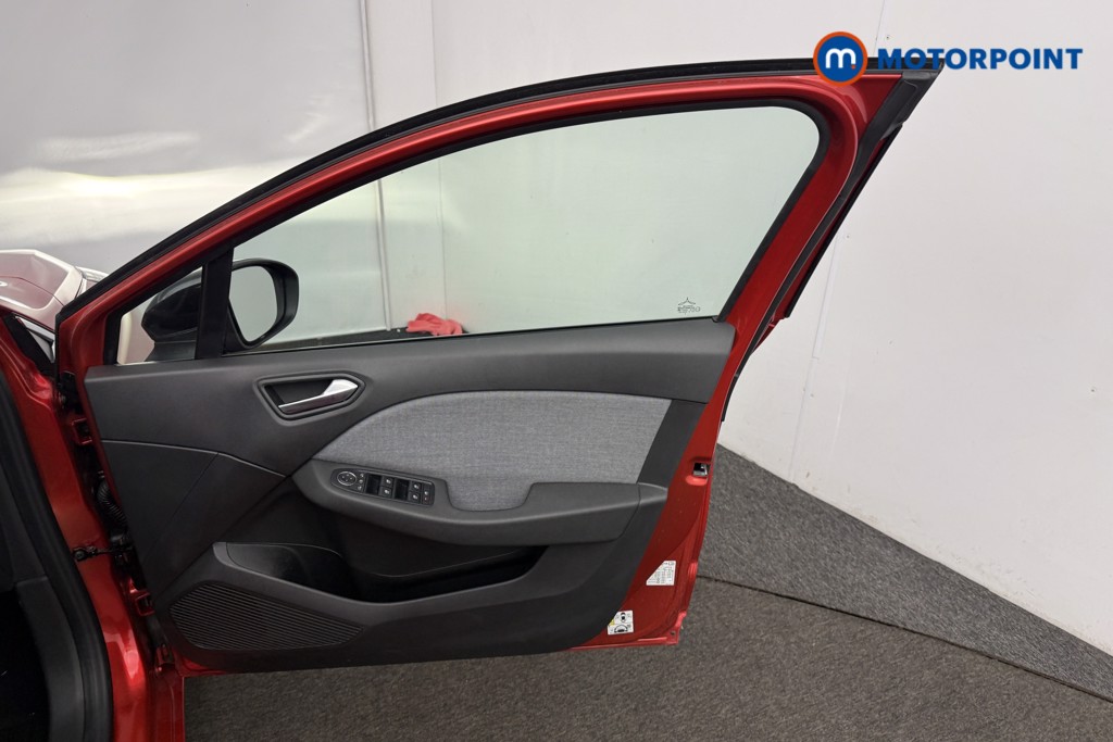 Used Renault Clio 2024 for sale - 76878738: Photo 26