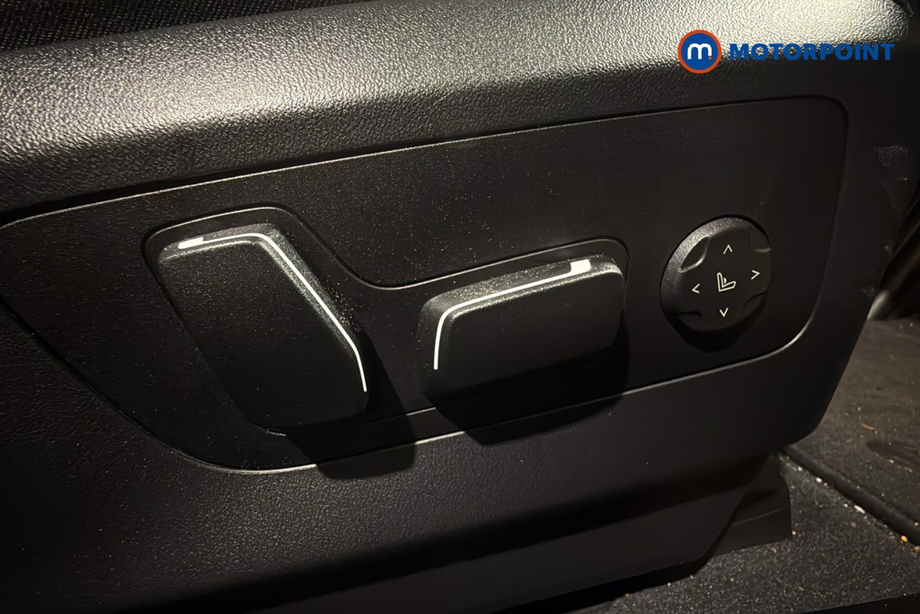 Used BMW 5 Series 2024 for sale - 77620199: Photo 31