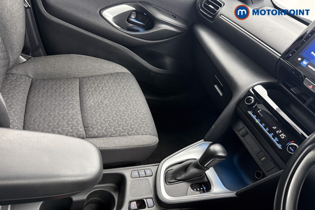 Used Toyota Yaris Cross 2022 for sale - 77327049: Photo 24