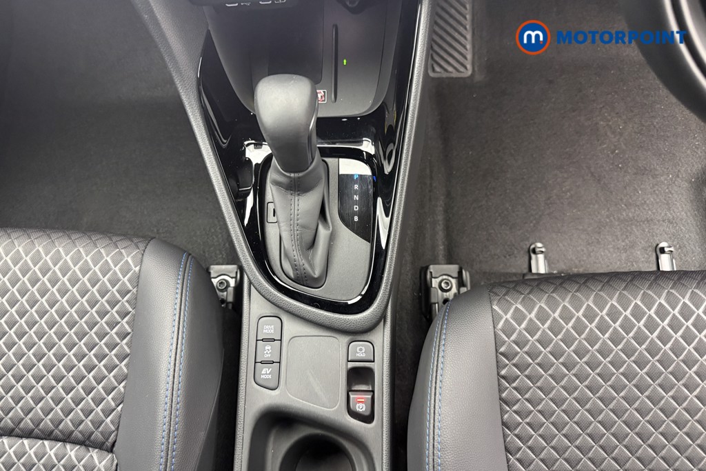 Used Toyota Yaris 2024 for sale - 76862784: Photo 27