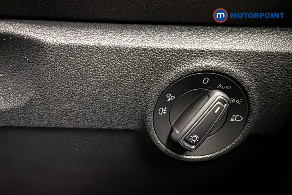 Used Volkswagen T-Roc for sale - 77364735: Photo 25