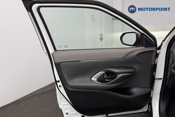 Used Toyota Yaris Cross 2022 for sale - 76255639: Photo 12