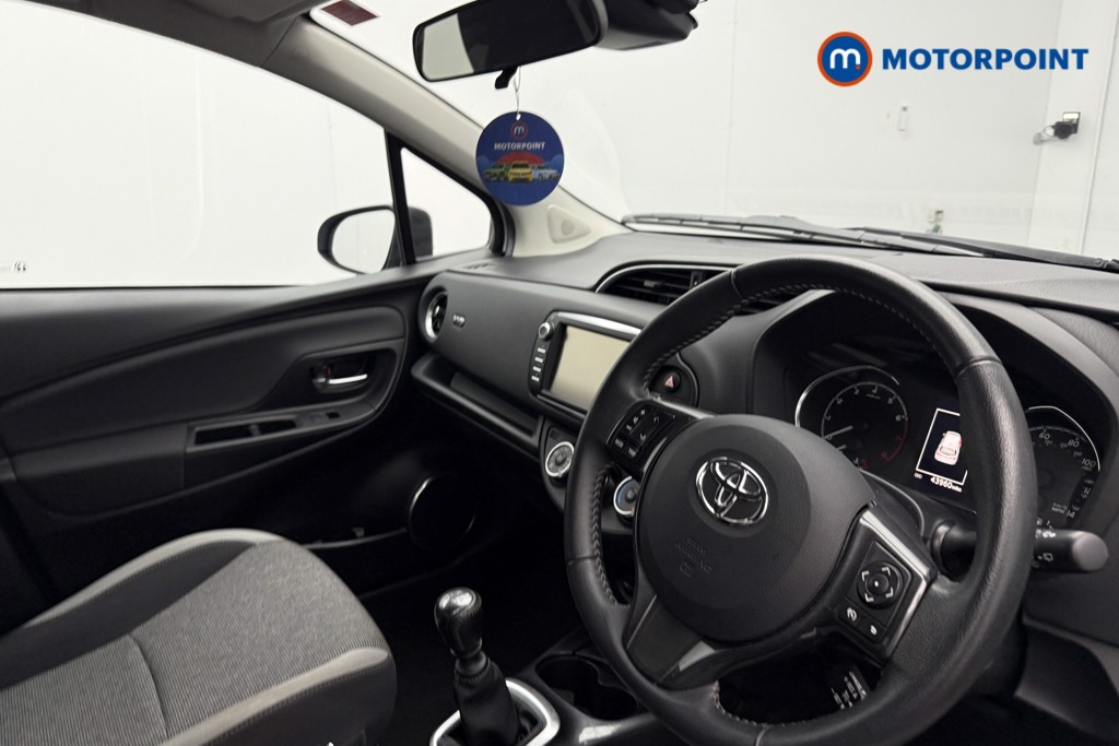 Used Toyota Yaris 2019 for sale - 77171188: Photo 25