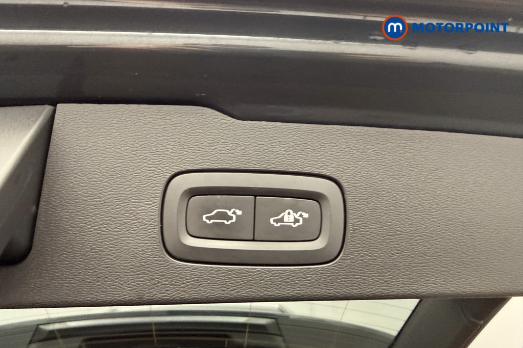 Used Volvo V60 2018 for sale - 78026643: Photo 17