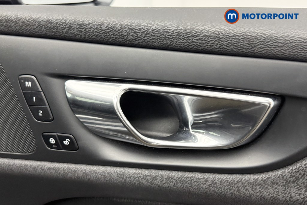 Used Volvo V60 2018 for sale - 78026643: Photo 33