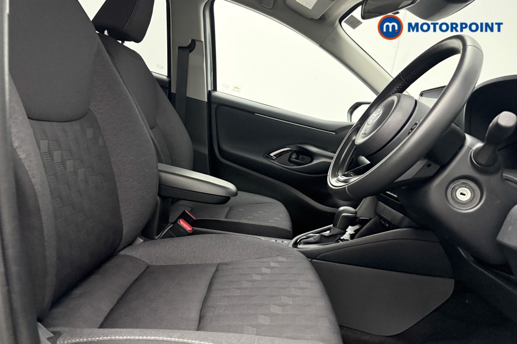 Used Toyota Yaris 2024 for sale - 78012120: Photo 15