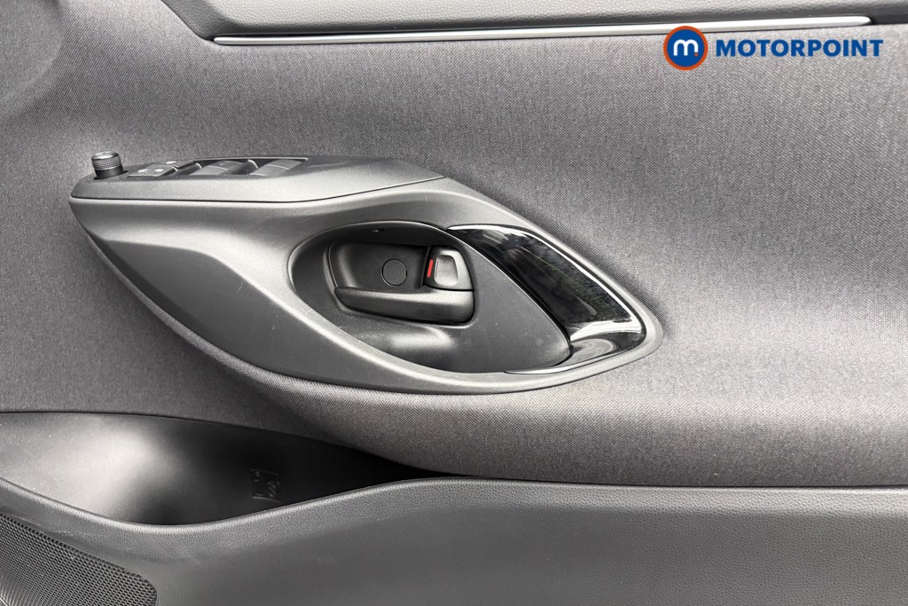 Used Toyota Yaris 2024 for sale - 78012120: Photo 25