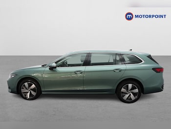 Used Volkswagen Passat 2025 for sale - 75935445: Photo