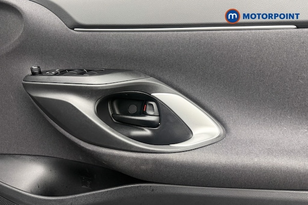 Used Toyota Yaris Cross 2023 for sale - 76278993: Photo 24
