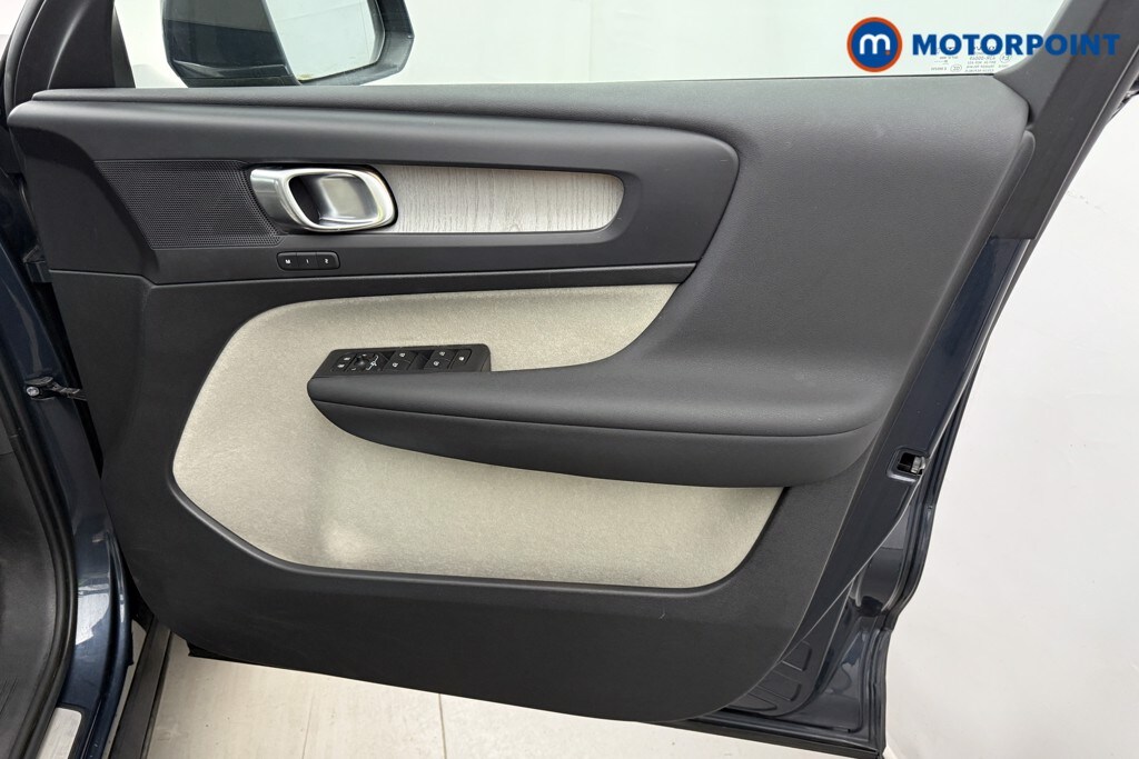 Used Volvo XC40 for sale - 78196915: Photo 25