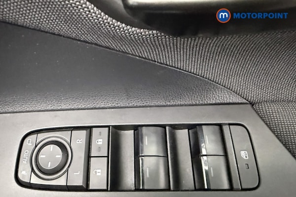 Used Toyota C-HR 2024 for sale - 76279182: Photo 26
