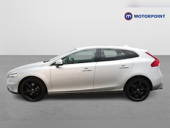 Used Volvo V40 2019 for sale - 77904178: Photo