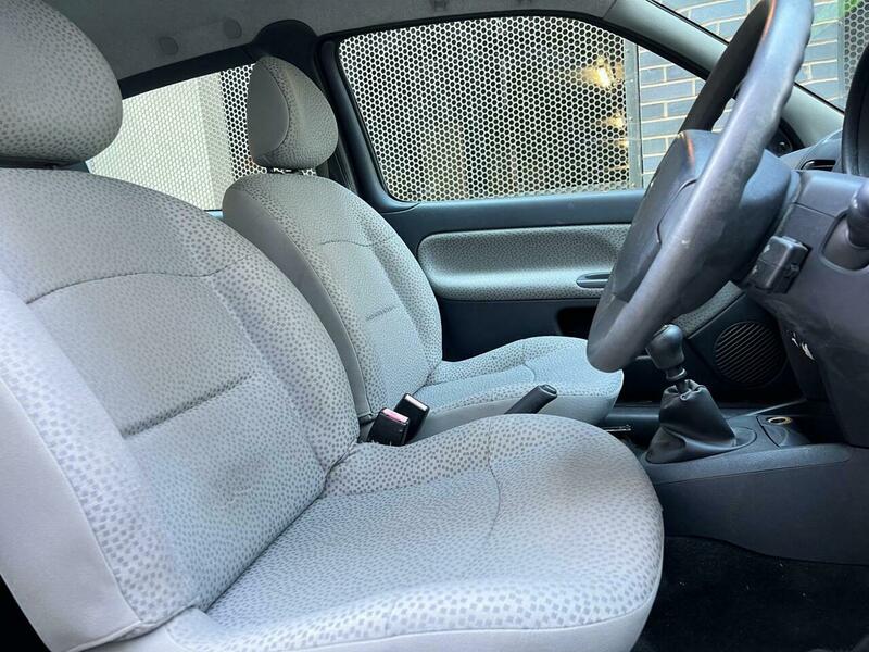 Used Renault Clio 2006 for sale - 77089533: Photo 9