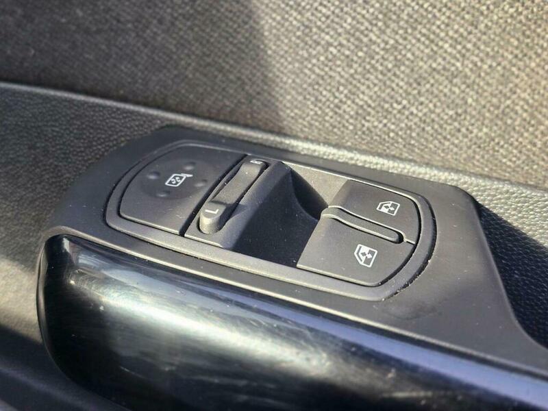 Used Vauxhall Corsa 2014 for sale - 77089547: Photo 12